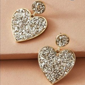 🟢 5/$25 Bundle Item - Heart Earrings